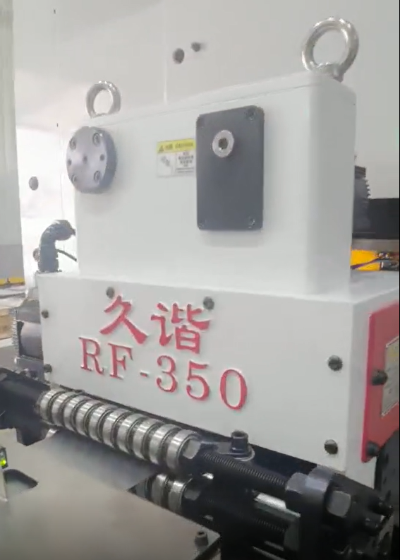 RF一350雙伺服（fú）高速NC送料機